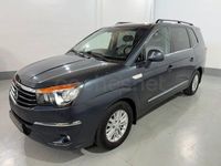 Usado Ssangyong (KGM) Rodius 178 CV (130 kW) 2018 Gris / plata Monovolumen