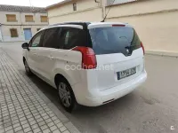Usado Peugeot 5008 Style 120 CV (88 kW) 2015 Blanco Monovolumen