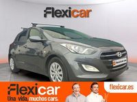 Usado Hyundai i30 100 CV (73 kW) 2017 Gris / plata Berlina