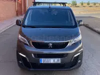 Usado Peugeot Traveller Allure 150 CV (110 kW) 2018 Gris / plata Monovolumen