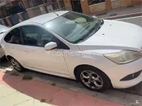 Usado Ford Focus Trend 109 CV (80 kW) 2009 Blanco Berlina