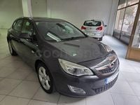Usado Opel Astra Selective 116 CV (85 kW) 2012 Gris / plata Berlina