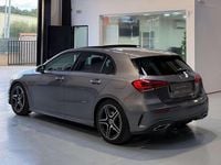 Usado Mercedes A180 116 CV (85 kW) 2018 Gris Utilitario
