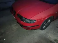 Usado Seat Leon Sport 180 CV (132 kW) 2000 Rojo Utilitario