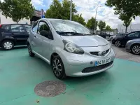 Usado Toyota Aygo 68 CV (50 kW) 2008 Gris / plata Utilitario