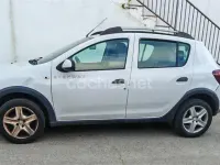 Używany Dacia Sandero Stepway 90 KM (66 kW) 2015 Biały Sedan/Limuzyna