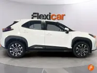 Usado Toyota Yaris Active 116 CV (85 kW) 2023 Blanco Utilitario
