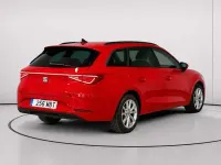 Usado Seat Leon Style 116 CV (85 kW) 2022 Rojo Familiar