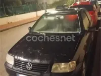 Usado VW Polo Trendline 75 CV (55 kW) 2000 Negro Berlina