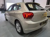 Usado VW Polo Advance 95 CV (69 kW) 2019 Gris / plata Utilitario