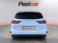 Usado Kia Ceed 120 CV (88 kW) 2022 Blanco Utilitario