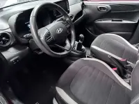 Usado Hyundai i10 67 CV (49 kW) 2025 Rojo Utilitario