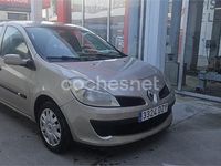 Usado Renault Clio II Privilege 85 CV (62 kW) 2006 Beige Berlina