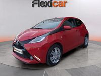 Usado Toyota Aygo X-play 72 CV (52 kW) 2018 Rojo Utilitario