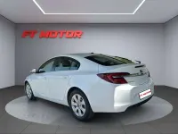 Usado Opel Insignia Selective 136 CV (100 kW) 2016 Blanco Berlina