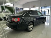 Usado VW Jetta Advance 140 CV (102 kW) 2007 Negro Berlina