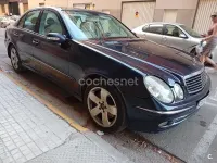 Usado Mercedes E500 Avantgarde 306 CV (225 kW) 2003 Azul Berlina