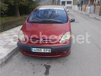 Usado Citroën Xsara Picasso 90 CV (66 kW) 2001 Granate Monovolumen
