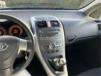 Usado Toyota Auris Luna 90 CV (66 kW) 2008 Gris / plata Utilitario