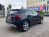 Usado Mercedes GLA180 122 CV (89 kW) 2018 Azul SUV