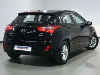 Usado Hyundai i30 90 CV (66 kW) 2013 Negro Utilitario