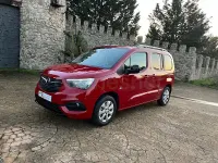 Usado Opel Combo Life Innovation 131 CV (96 kW) 2019 Rojo Monovolumen