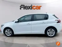 Usado Peugeot 308 Allure 130 CV (95 kW) 2021 Blanco