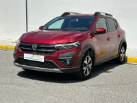 Usado Dacia Sandero Essentiel 91 CV (66 kW) 2021 Granate Berlina