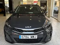 Usado Kia XCeed 100 CV (73 kW) 2024 Beige SUV