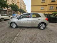 Usado Toyota Auris 90 CV (66 kW) 2010 Gris / plata Utilitario