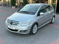 Usado Mercedes B180 109 CV (80 kW) 2009 Gris / plata Monovolumen