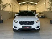 Usado Volvo XC40 Momentum 156 CV (114 kW) 2020 Gris / plata SUV