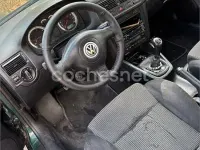 Usado VW Golf IV Highline 110 CV (80 kW) 2000 Verde Berlina