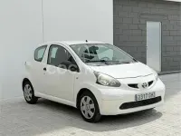 Usado Toyota Aygo 68 CV (50 kW) 2009 Blanco Utilitario