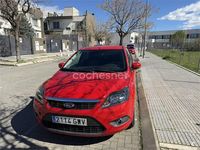 Usado Ford Focus Trend 109 CV (80 kW) 2010 Rojo Berlina