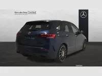 Usado Mercedes B180 116 CV (85 kW) 2021 Azul denim Utilitario