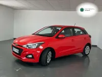 Usado Hyundai i20 99 CV (72 kW) 2018 Rojo Utilitario