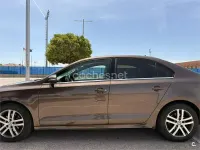 Usado VW Jetta Sport 105 CV (77 kW) 2011 Marrón Berlina