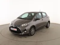 Usado Toyota Yaris Active 100 CV (73 kW) 2016 Gris Berlina