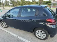 Usado Peugeot 208 Access 68 CV (50 kW) 2018 Negro Utilitario