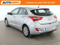 Usado Hyundai i30 101 CV (74 kW) 2015 Gris Berlina