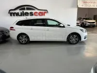 Usado Peugeot 308 SW Active 130 CV (95 kW) 2021 Blanco Familiar