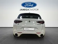 Usado Alfa Romeo Stelvio Veloce 209 CV (153 kW) 2021 Blanco SUV