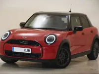 Usado Mini Cooper Classic 114 kW (156 CV) 2026 Rojo Utilitario