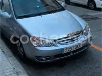 Usado Kia Cerato EX 112 CV (82 kW) 2005 Gris / plata Berlina