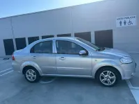Usado Chevrolet Aveo LT 101 CV (74 kW) 2011 Gris / plata Berlina