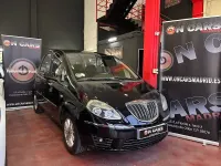 Usado Lancia Musa Gold 95 CV (69 kW) 2012 Negro Monovolumen
