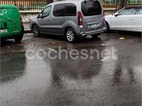 Usado Peugeot Partner Tepee Outdoor 120 CV (88 kW) 2016 Gris / plata Monovolumen