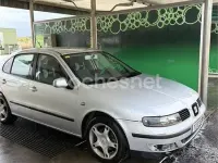 Usado Seat Leon Stella 90 CV (66 kW) 2001 Gris / plata Utilitario