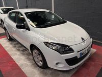 Usado Renault Mégane Dynamique 110 CV (80 kW) 2011 Blanco Berlina